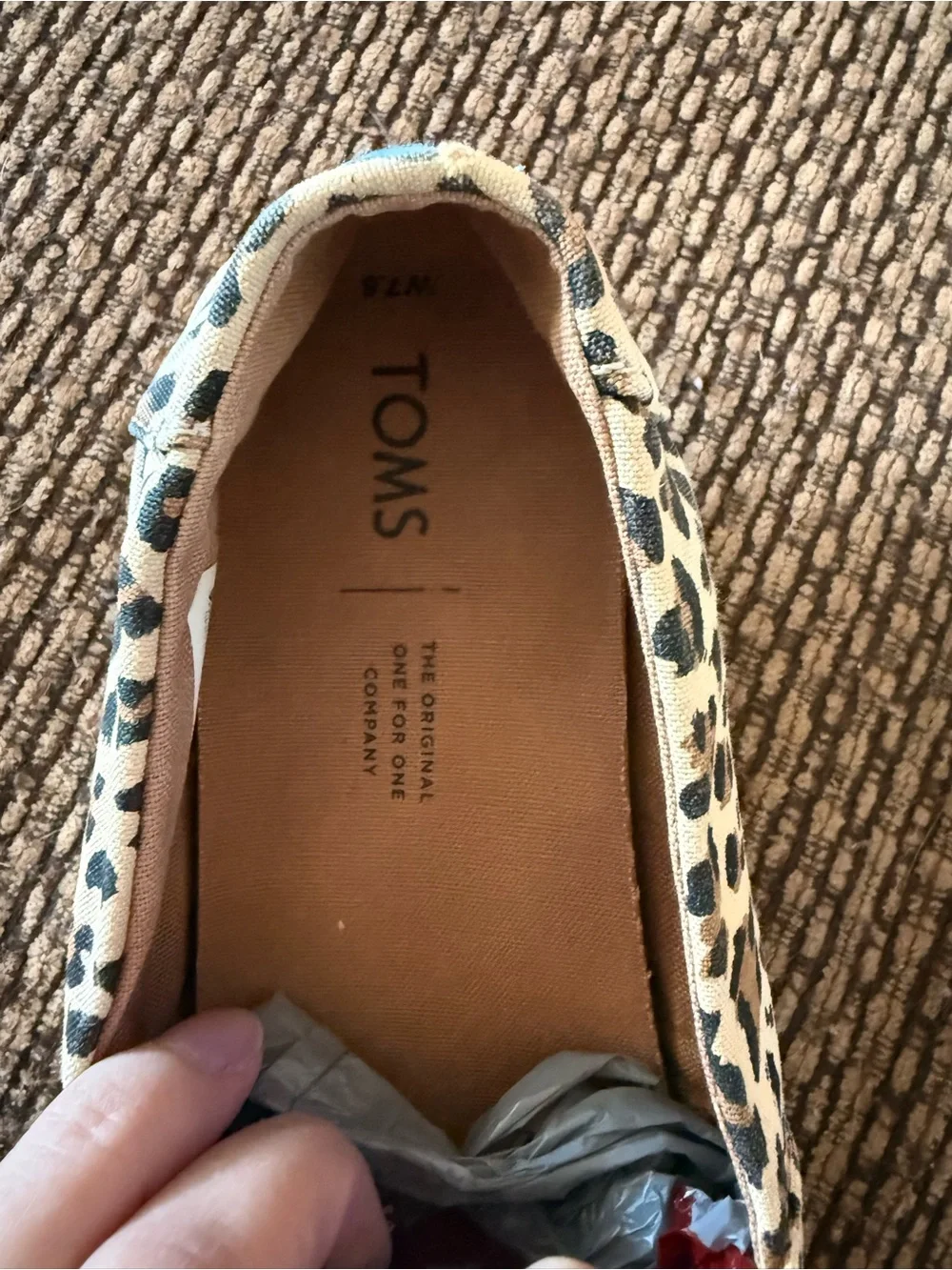 Women’s Tom’s size 7.5